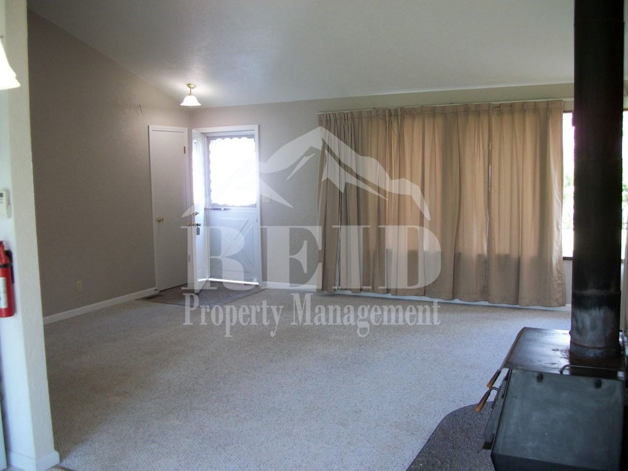 83 Nw Nichols Ave - Photo 3 of 15