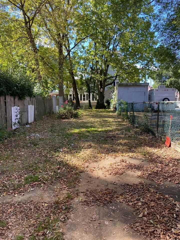 604 S Duke St - Photo 7 of 19