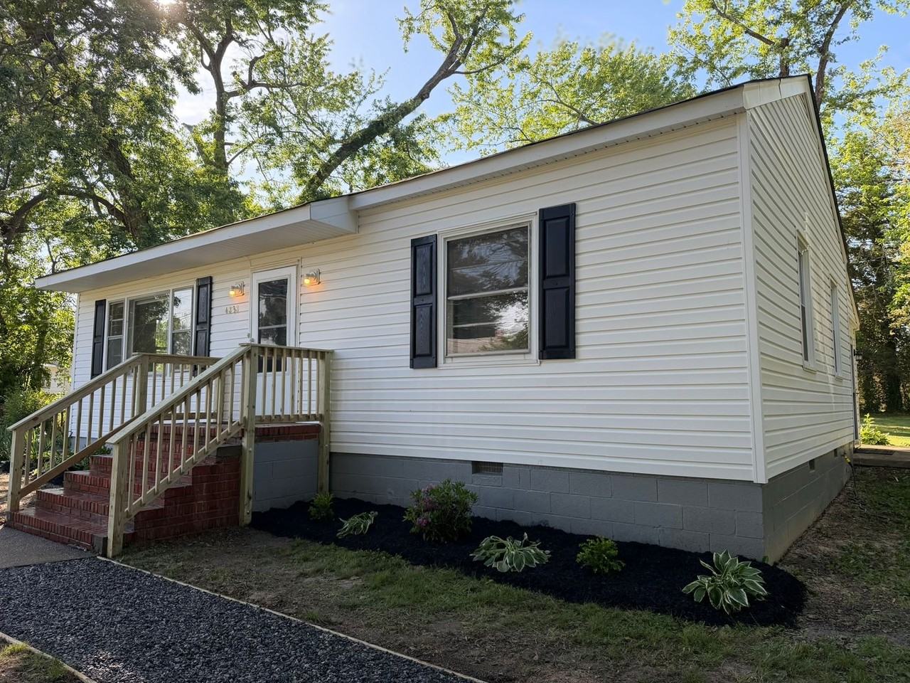 4838 Stanley Dr - Photo 2 of 33