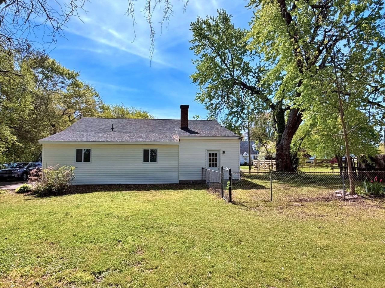 4838 Stanley Dr - Photo 3 of 33