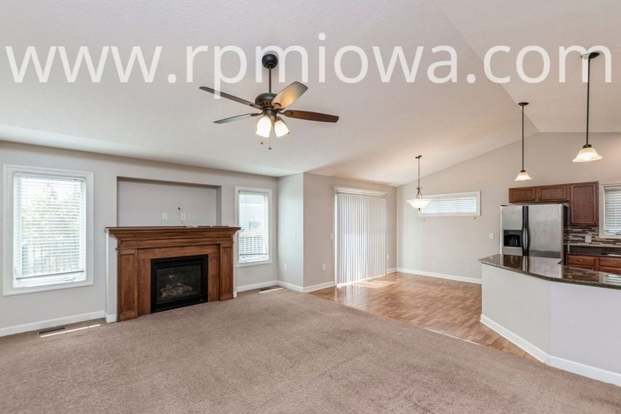 5016 Ne Innsbruck Dr - Photo 2 of 18