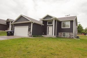 featured image of 6703 Clarkia Dr Nw