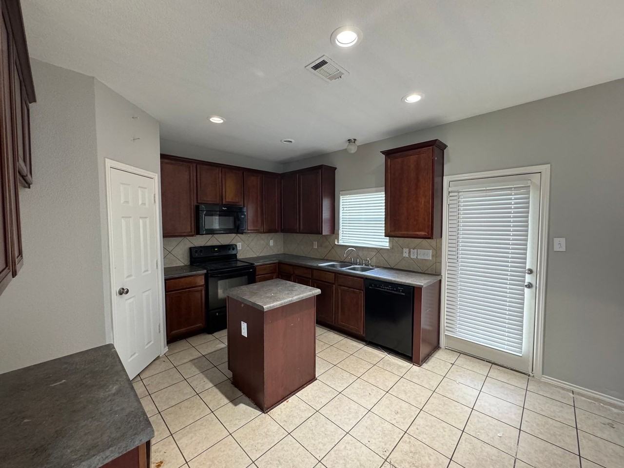 6504 Tierra Dr - Photo 4 of 14