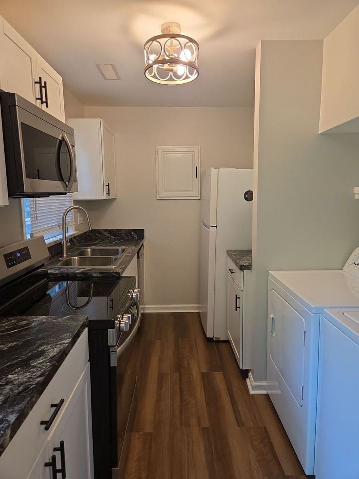 1176 Pine Haven Ct - Photo 5 of 8