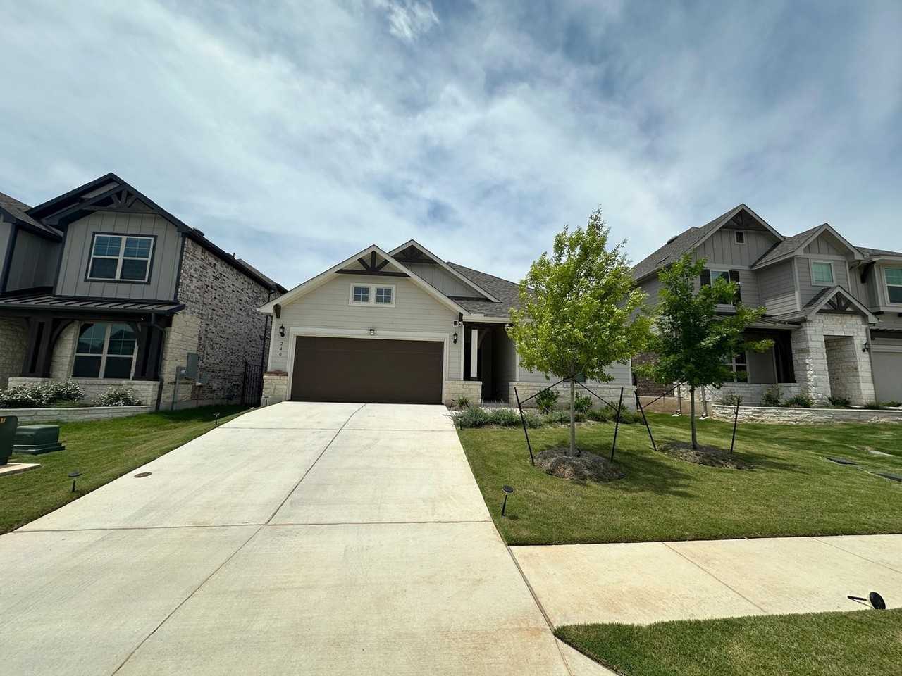 240 Canyoncrest Way - Photo 2 of 43