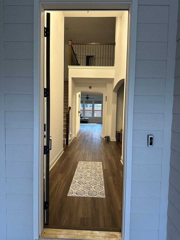 240 Canyoncrest Way - Photo 4 of 43