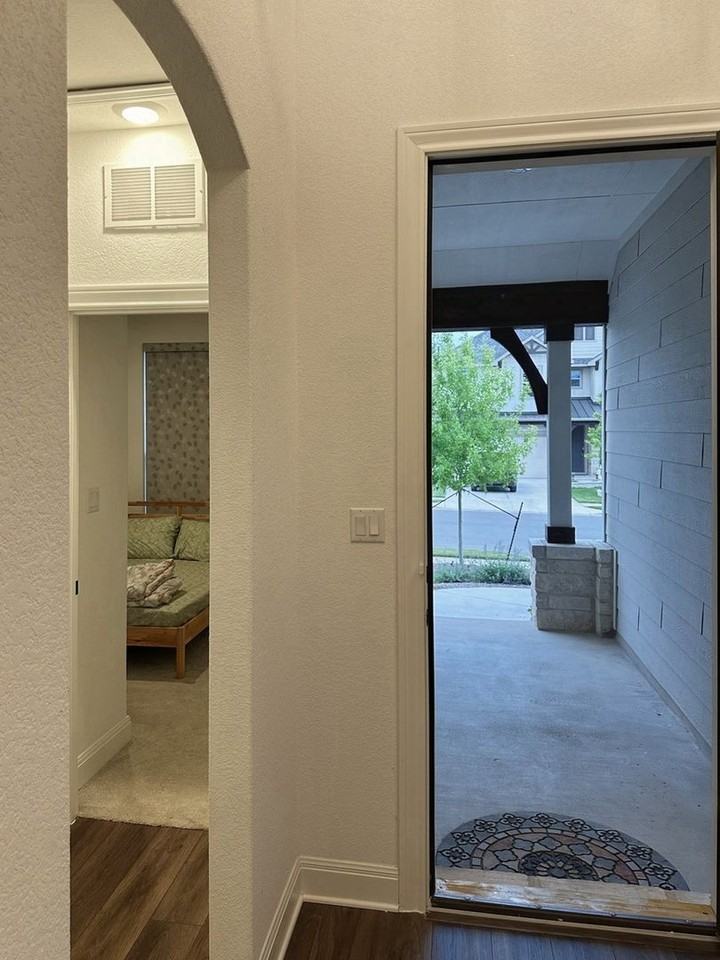 240 Canyoncrest Way - Photo 6 of 43