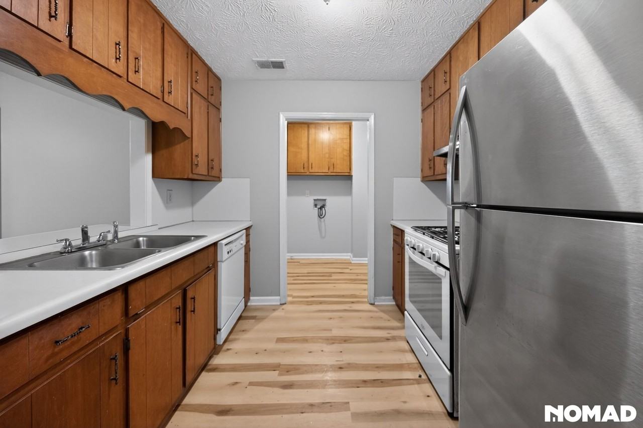 2112 Fairway Ct Se - Photo 2 of 16