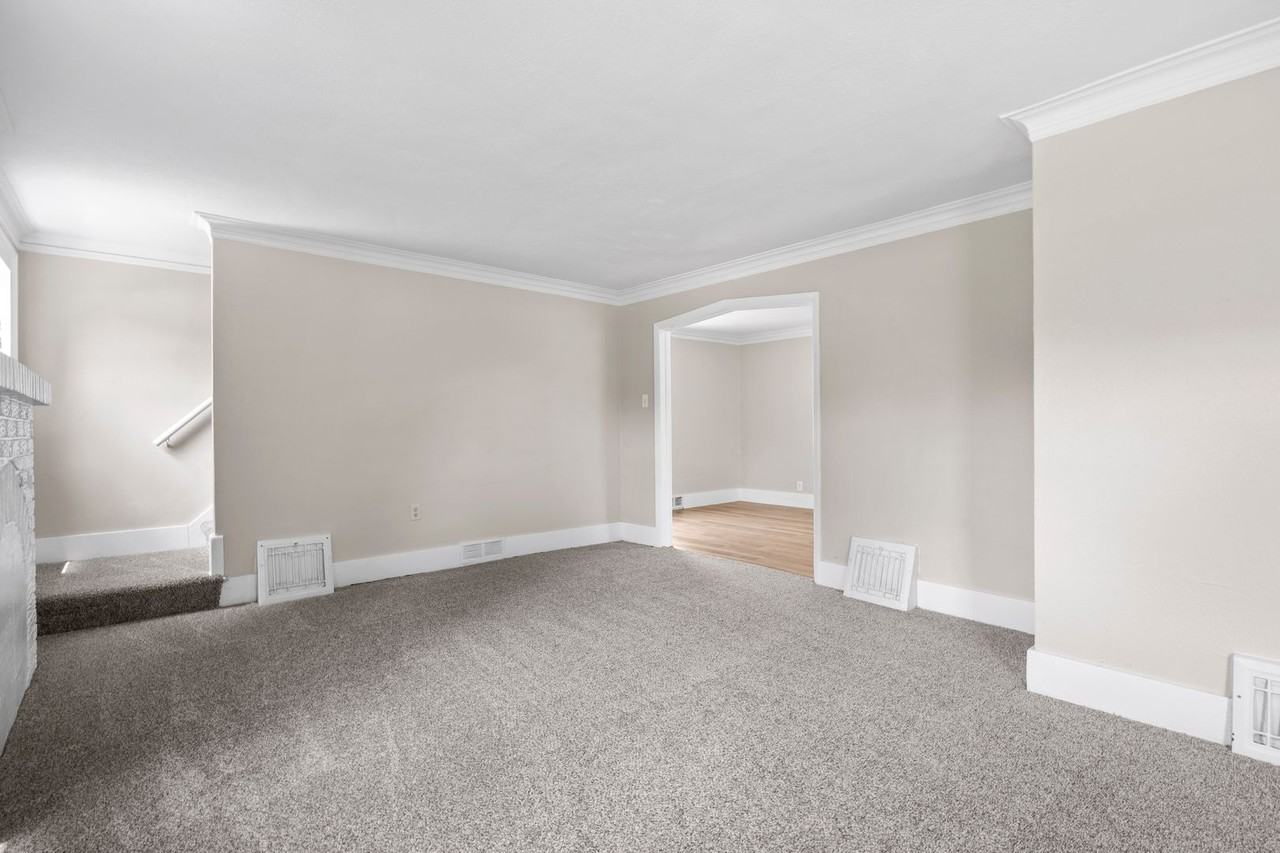 2317 47th St - Photo 6 of 23