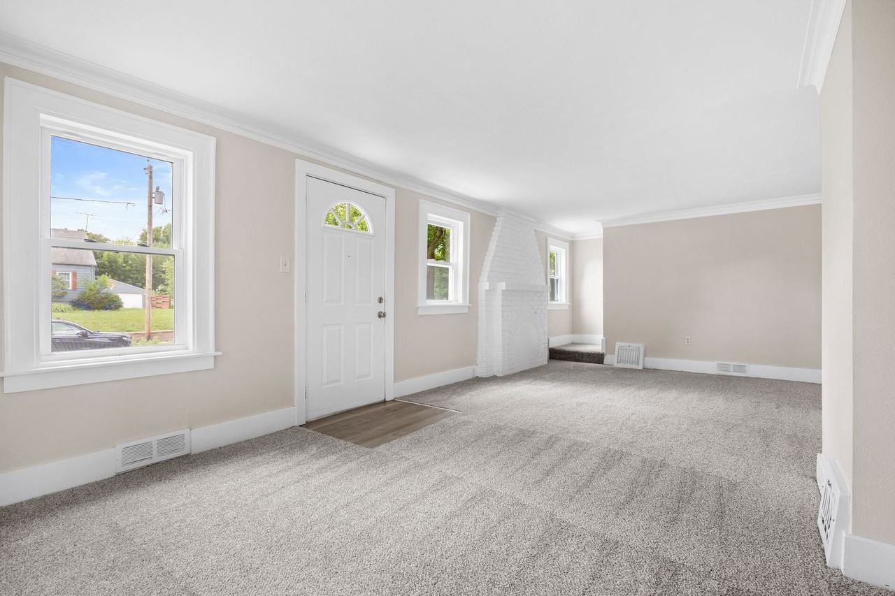 2317 47th St - Photo 7 of 23