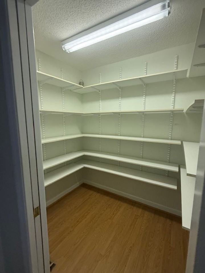 1225 Woodhaven Dr - Photo 6 of 26