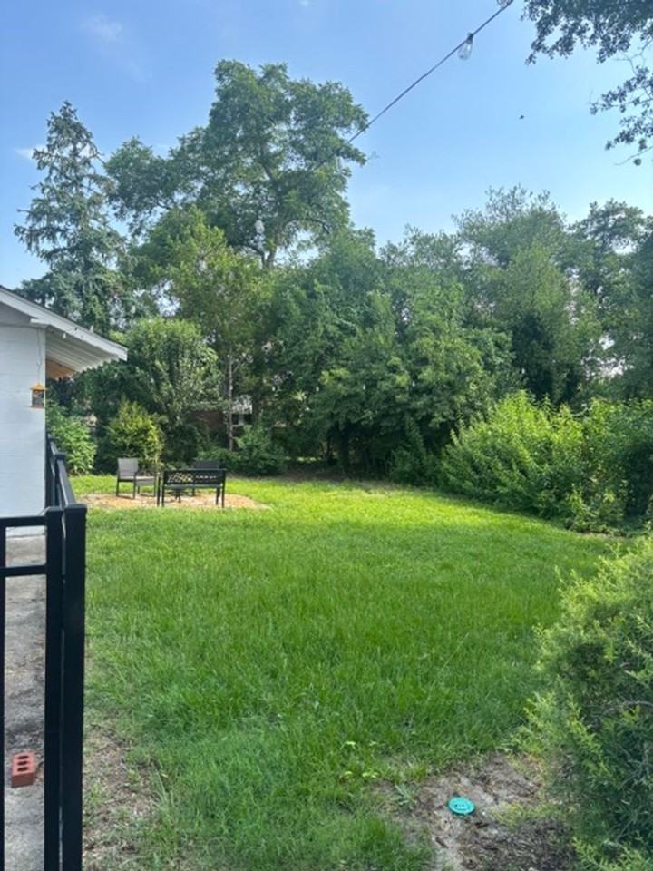1829 Mcdowell St - Photo 4 of 12