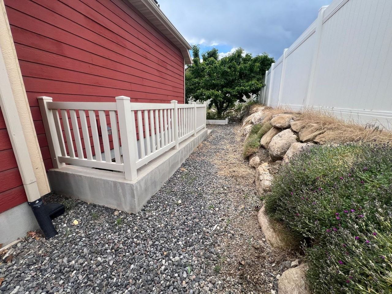 1324 Bear Hollow Ln - Photo 4 of 28