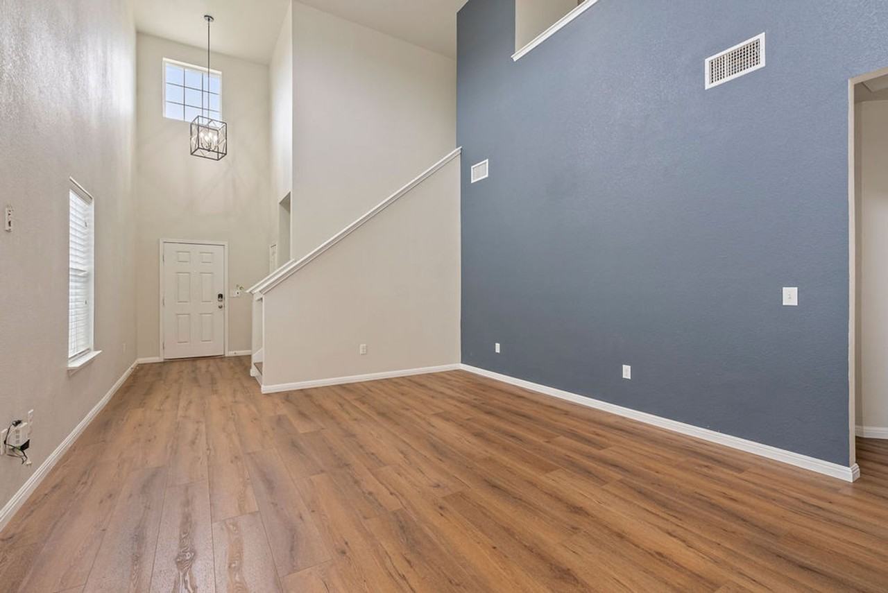 3304 Ortman Dr - Photo 3 of 21