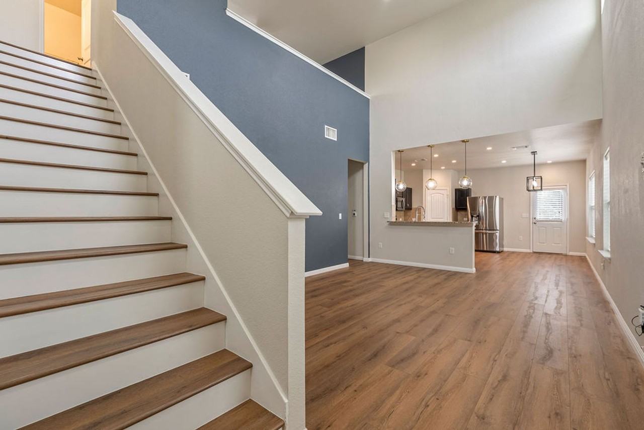 3304 Ortman Dr - Photo 4 of 21