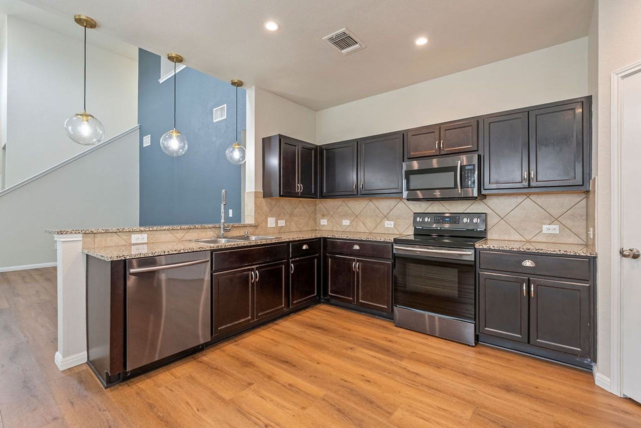 3304 Ortman Dr - Photo 6 of 21