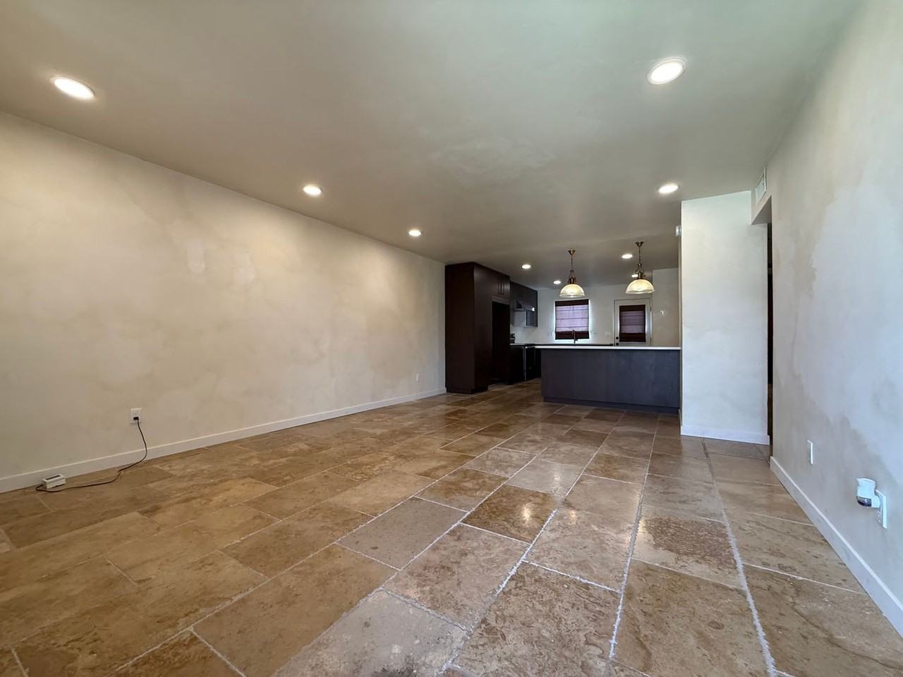 553 Front St - Photo 2 of 17