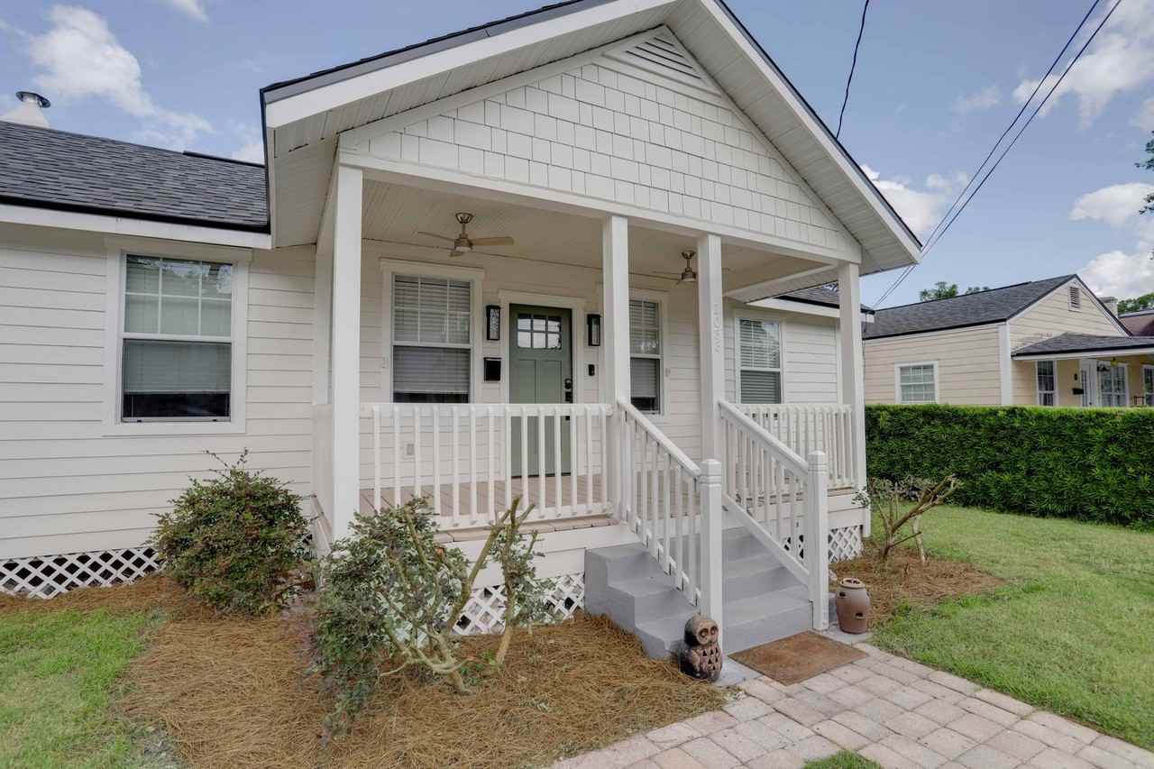 1033 N Hampton Ave - Photo 3 of 30
