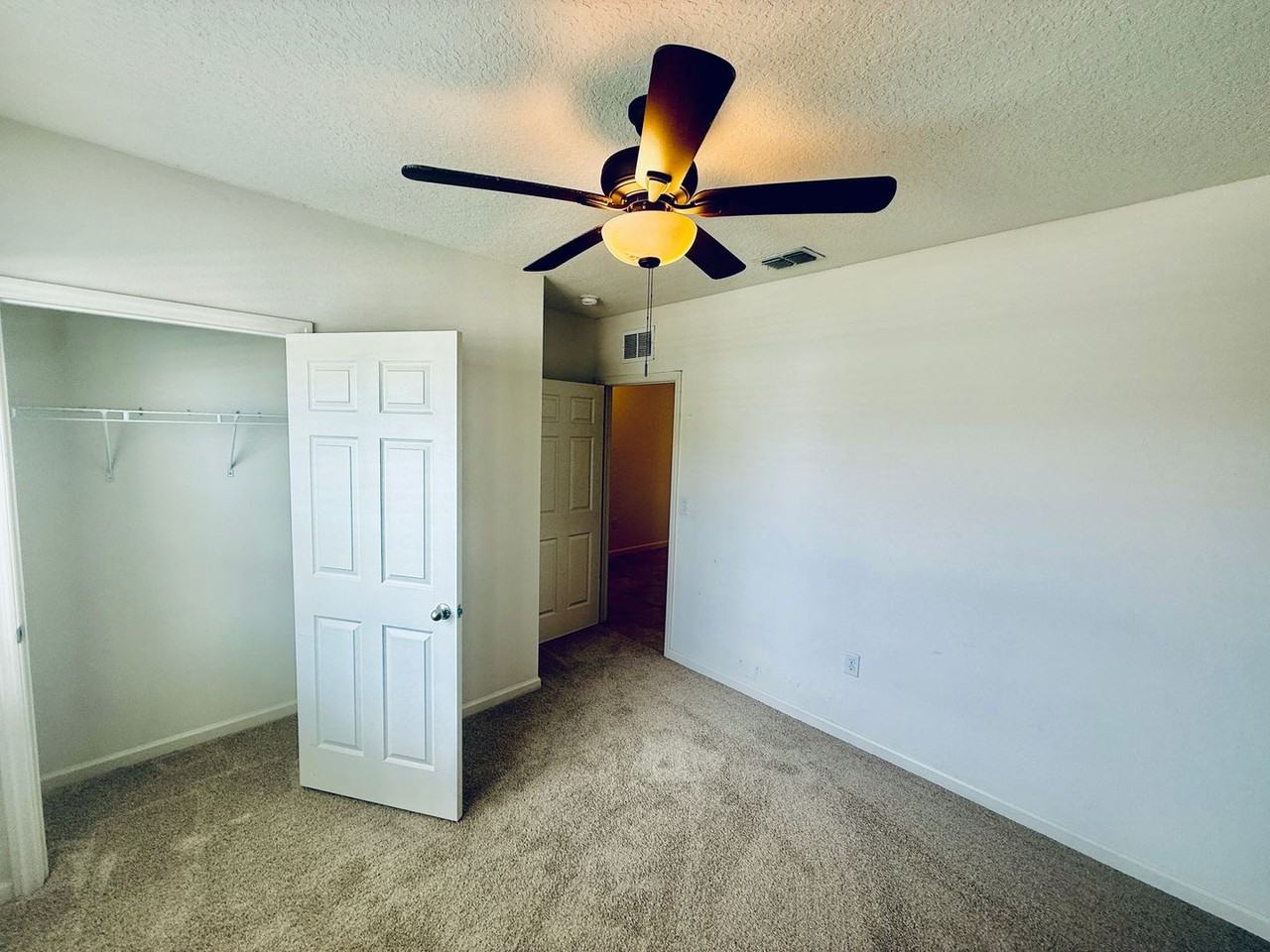 465 Sorrento Dr - Photo 4 of 26