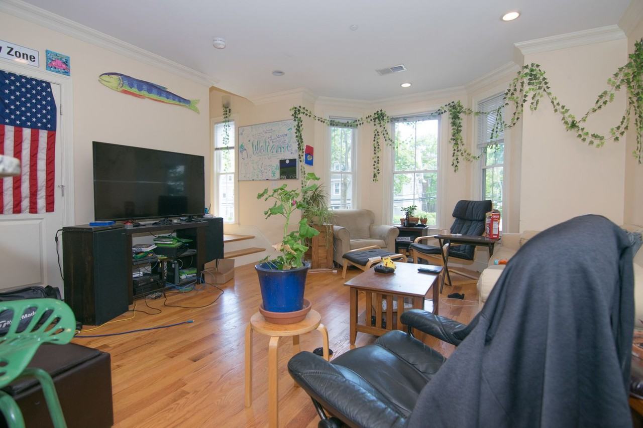 11 Sparhawk St - Photo 6 of 22