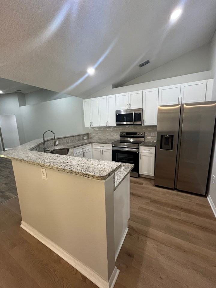 15 Postman Ln - Photo 5 of 16