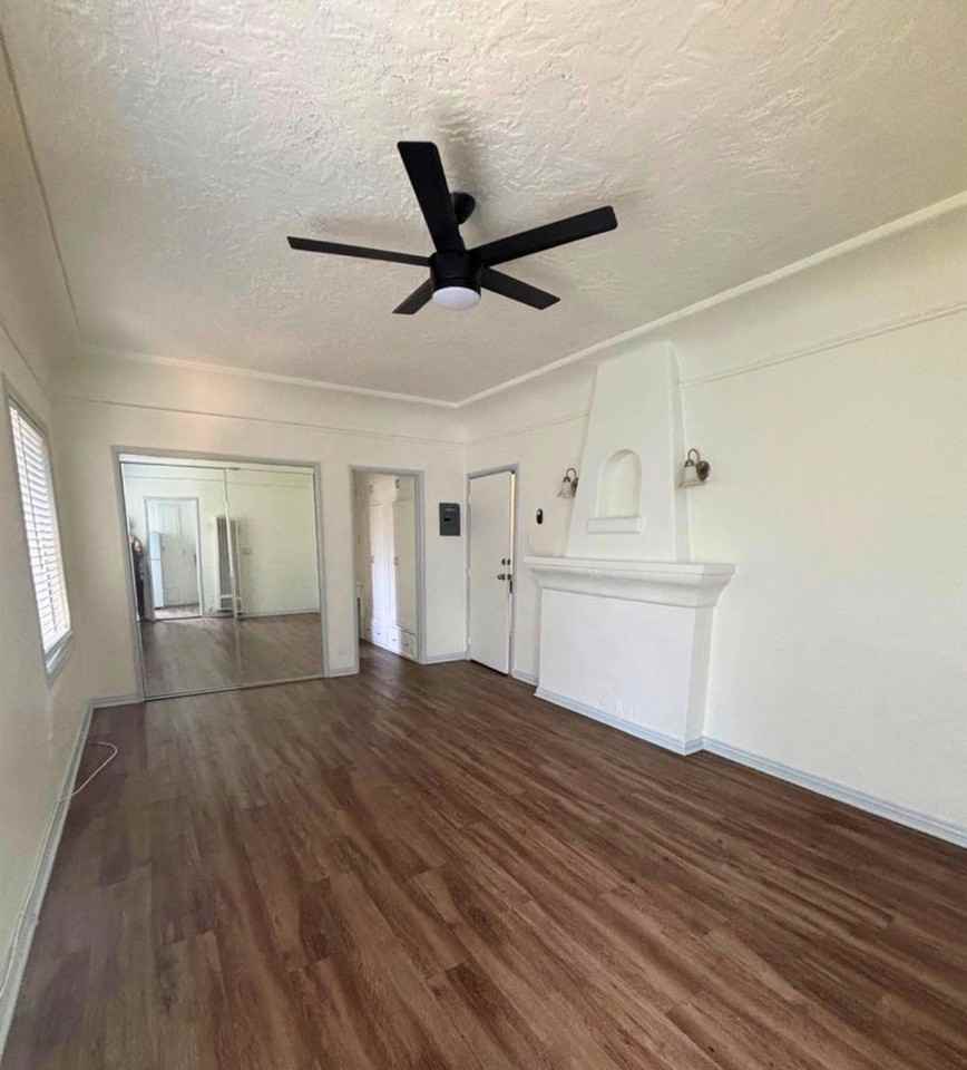1217 Cedar Ave - Photo 3 of 9