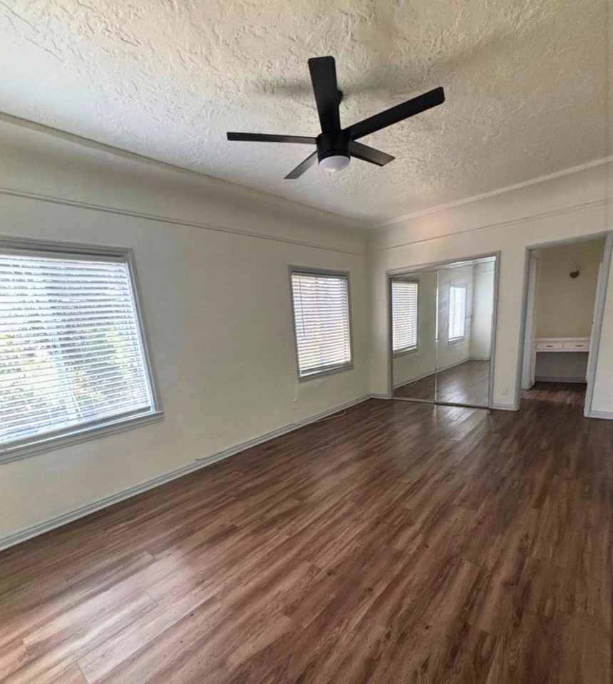 1217 Cedar Ave - Photo 4 of 9