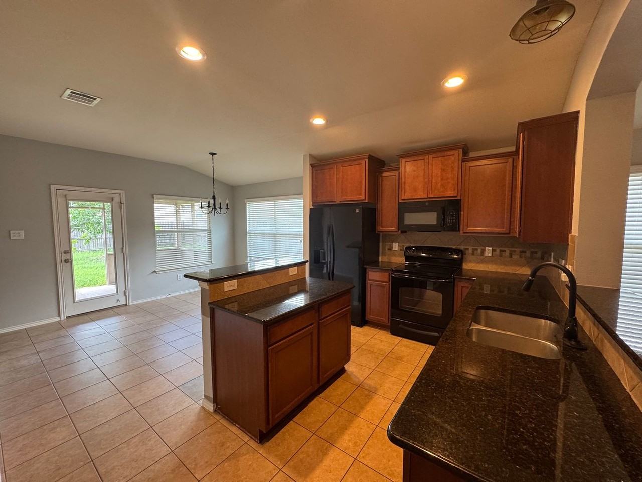 6725 Cold Water Dr - Photo 4 of 12