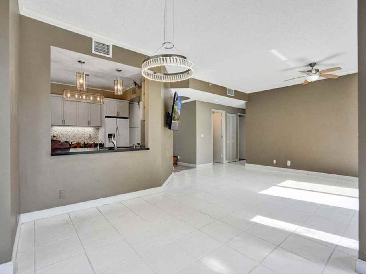 7546 La Paz Blvd - Photo 3 of 20