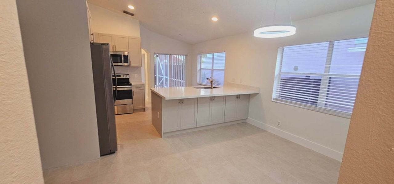 10780 Cypress Lake Ter - Photo 3 of 13
