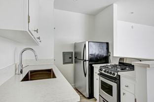 519 Hill St in Santa Monica!  Steps to Main St and the beach! - Photo 1 of 1