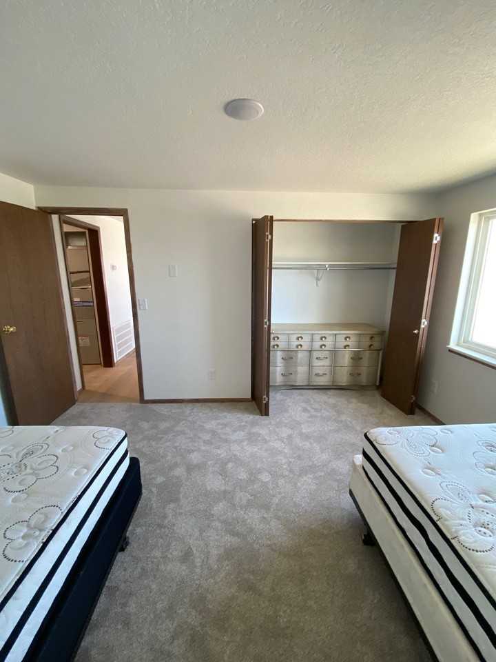 332 W 25 N - Photo 7 of 12