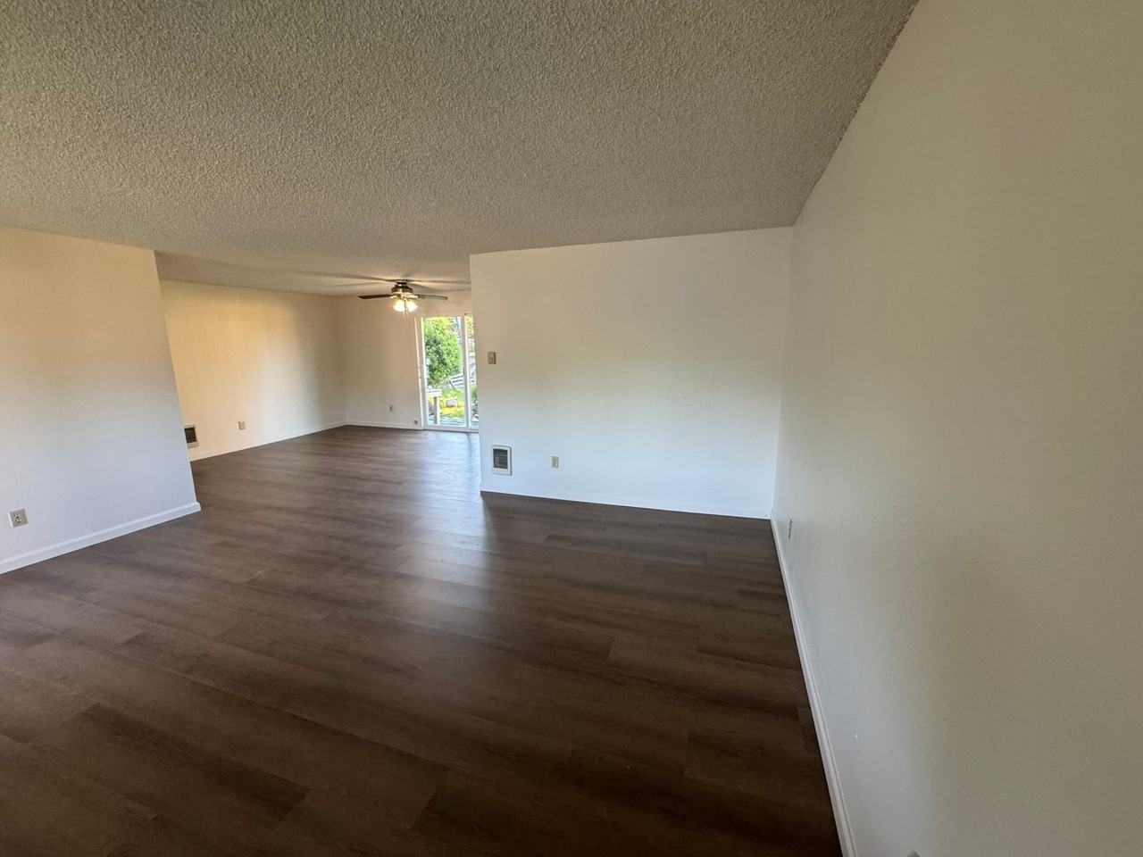 120 Se Salmon St - Photo 6 of 32