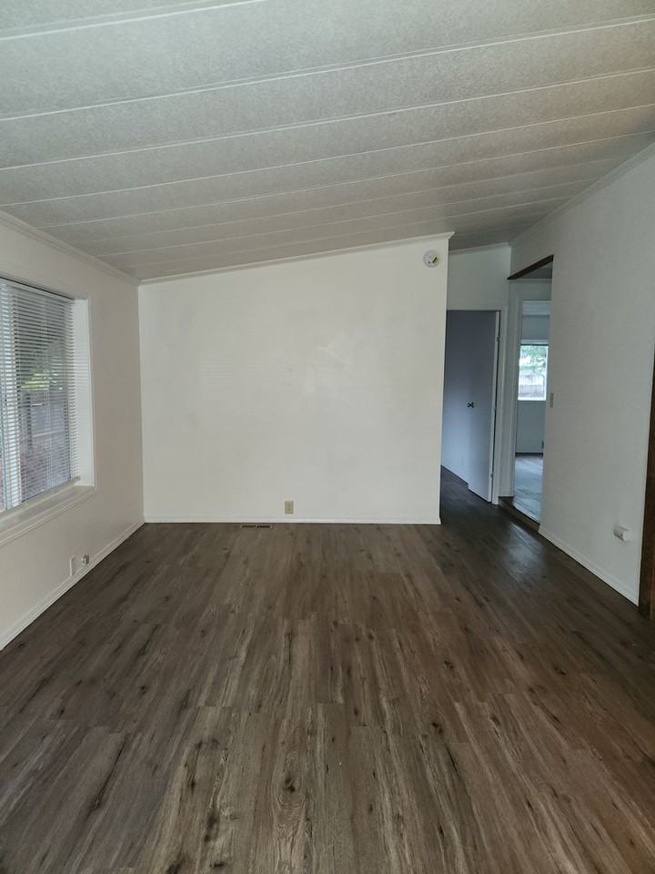 1125 2nd Ave - Photo 3 of 26