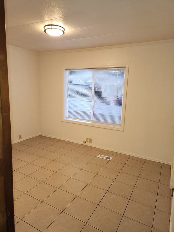 1125 2nd Ave - Photo 7 of 26