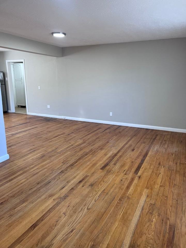 3813 32nd St - Photo 2 of 10