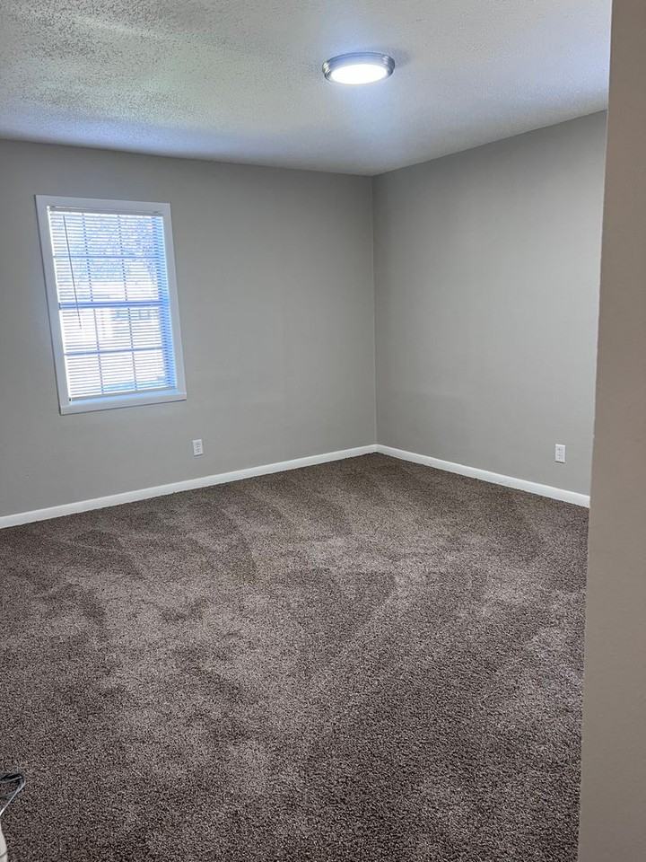 3813 32nd St - Photo 5 of 10