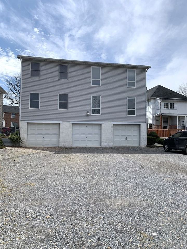 253 College Ave - Photo 4 of 24
