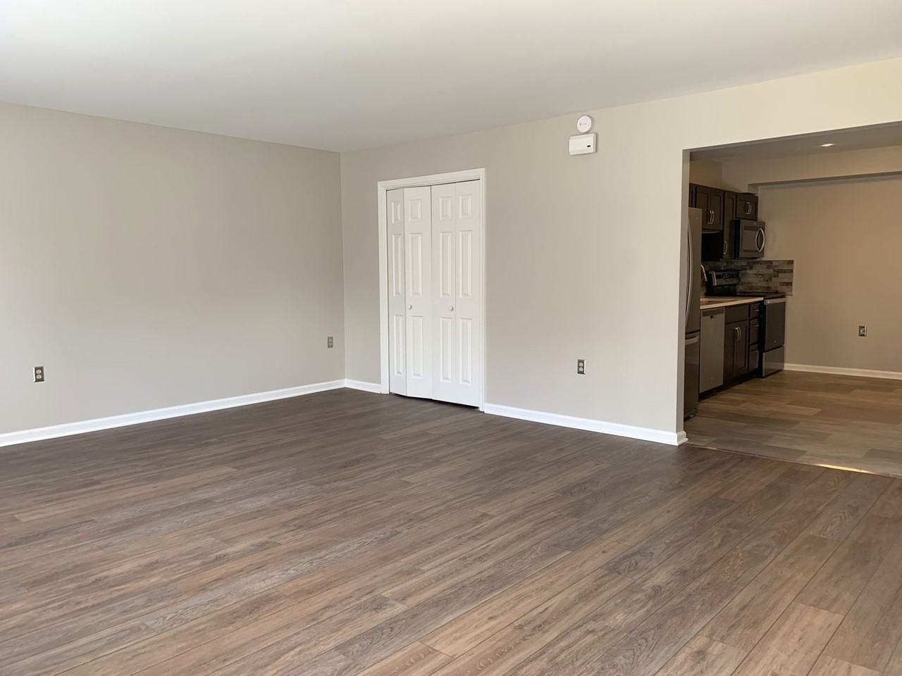 253 College Ave - Photo 6 of 24