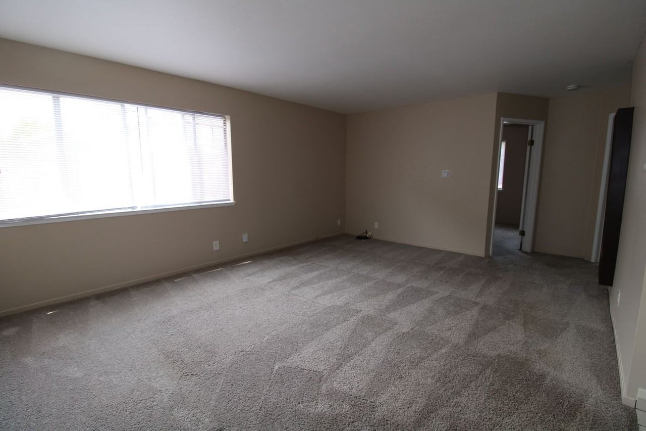 462 N 7th St #AC - Photo 6 of 17