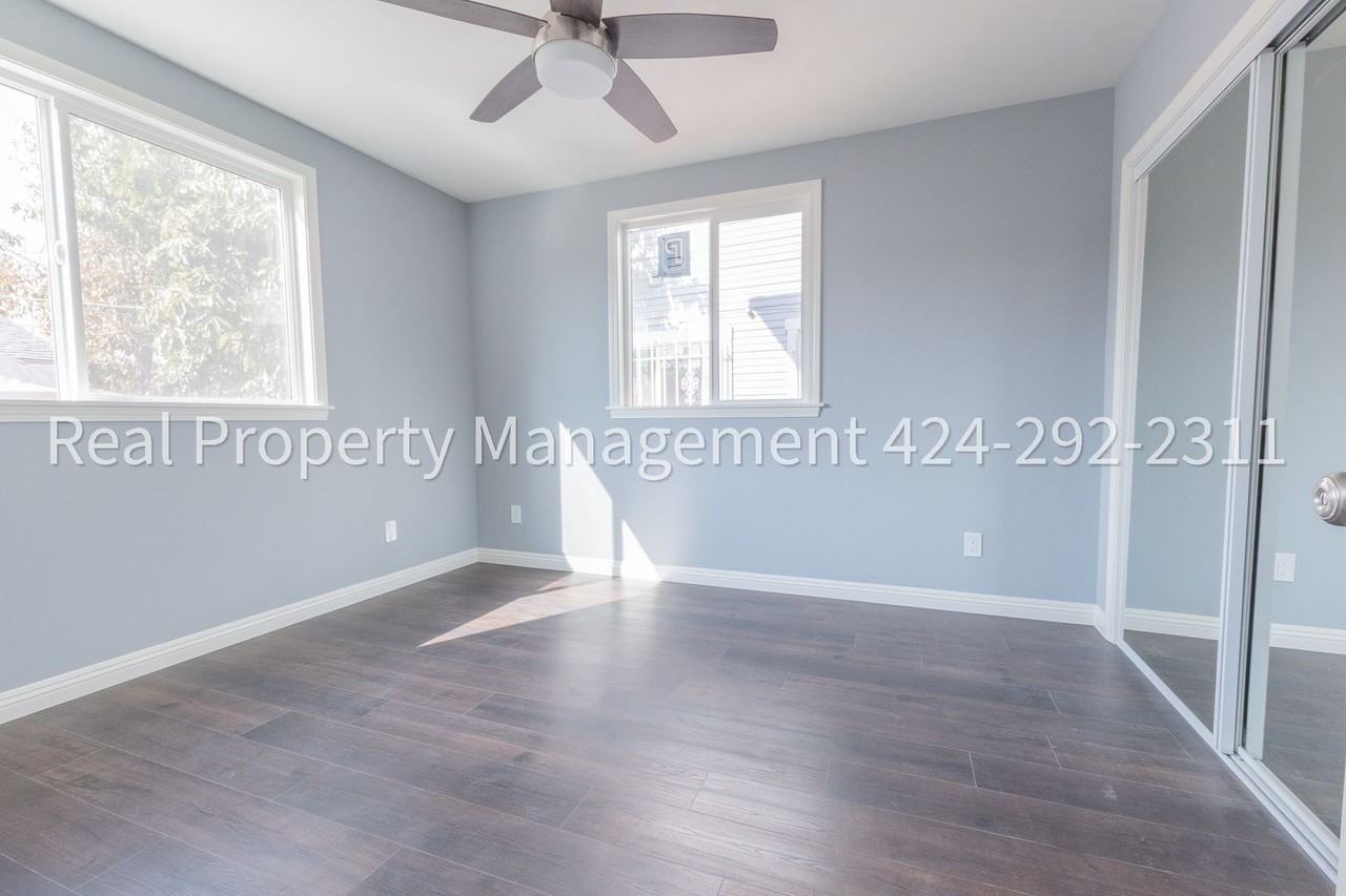 1352 E 23rd Street - Photo 5 of 45