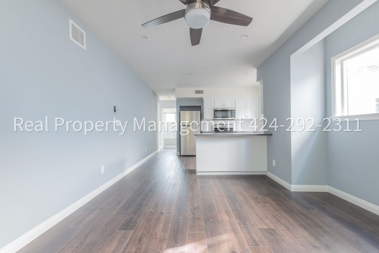 1352 E 23rd Street - Photo 7 of 45