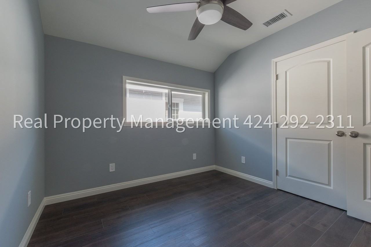 1354 E 23rd St - Photo 3 of 28