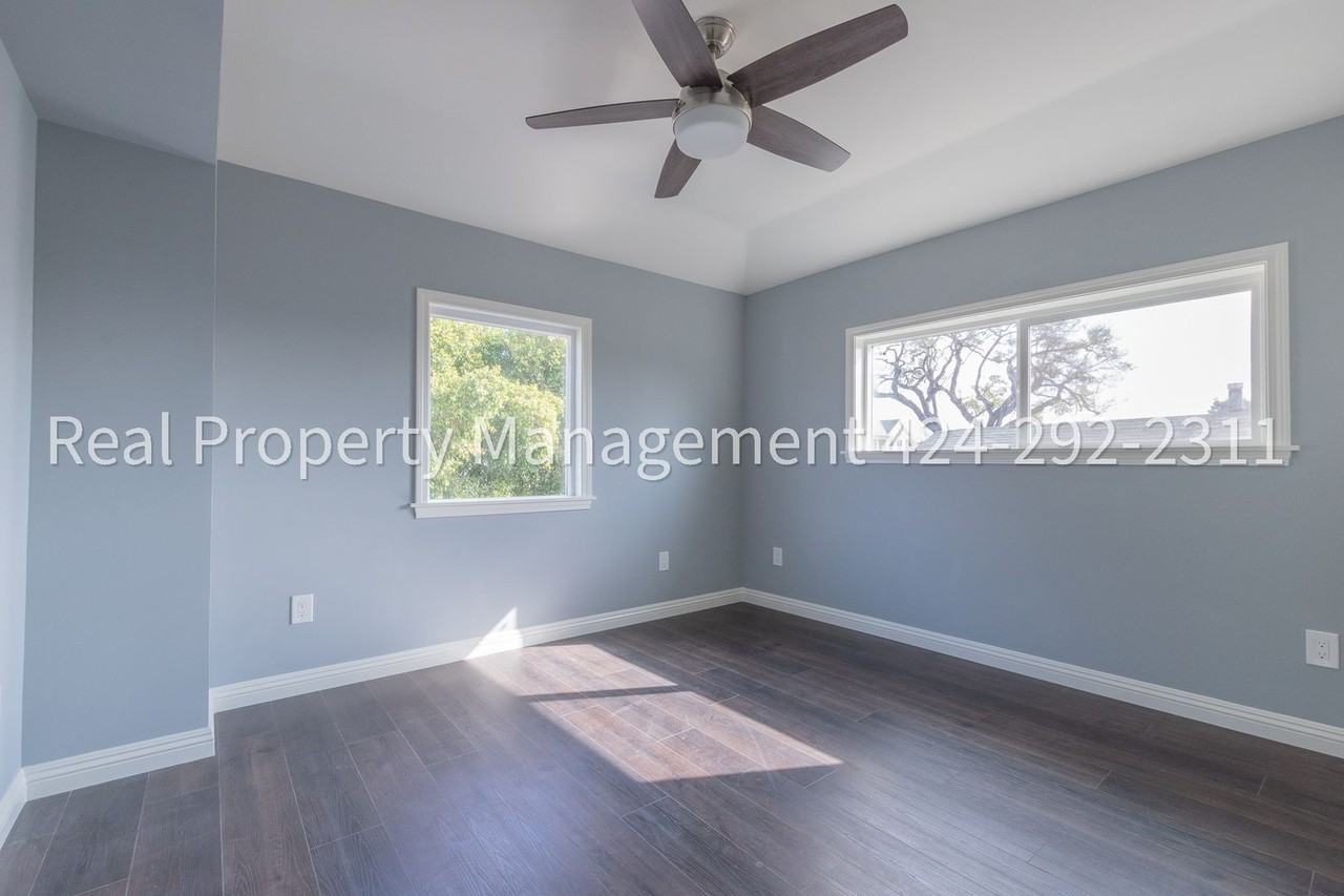 1354 E 23rd St - Photo 3 of 28