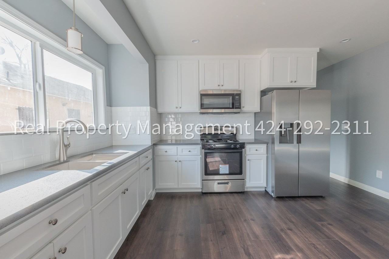 1354 E 23rd St - Photo 5 of 28