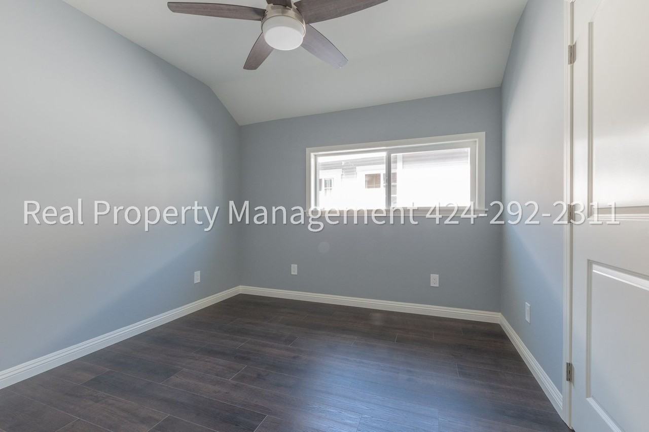 1354 E 23rd St - Photo 4 of 28
