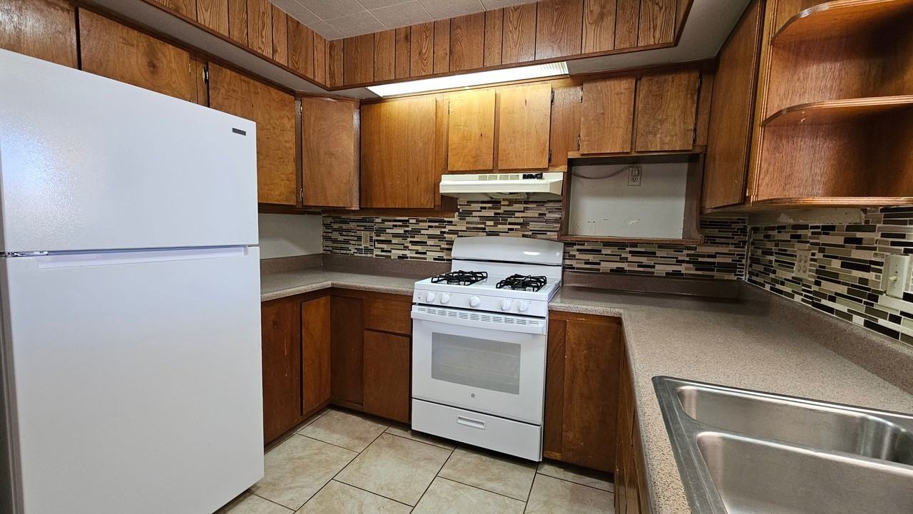 610 W Colt Cir - Photo 3 of 9