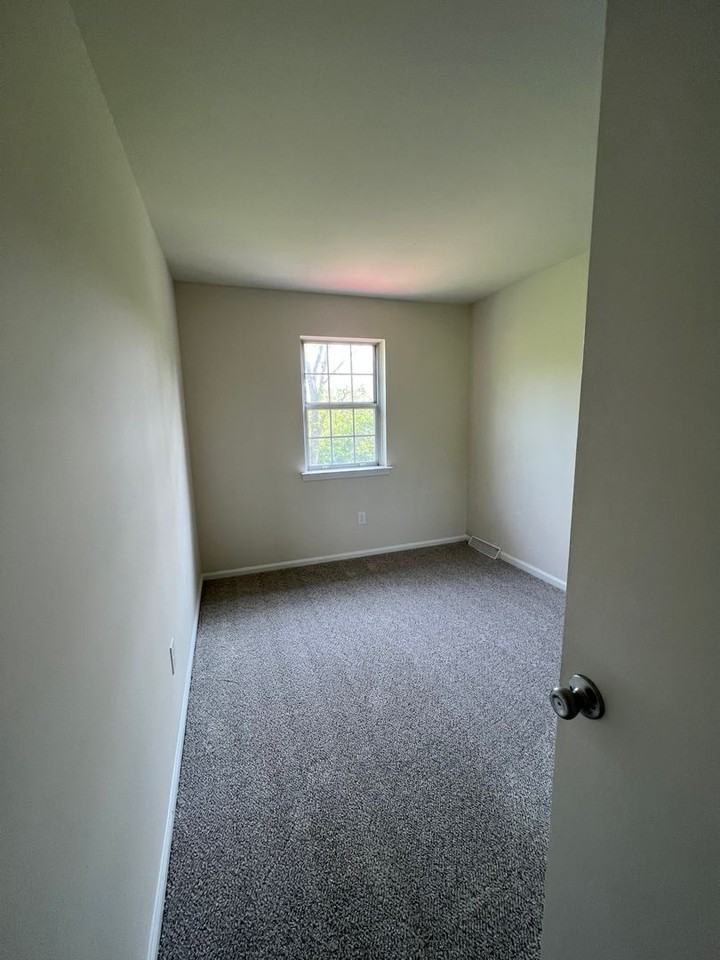 509 Old Forge Dr - Photo 3 of 21