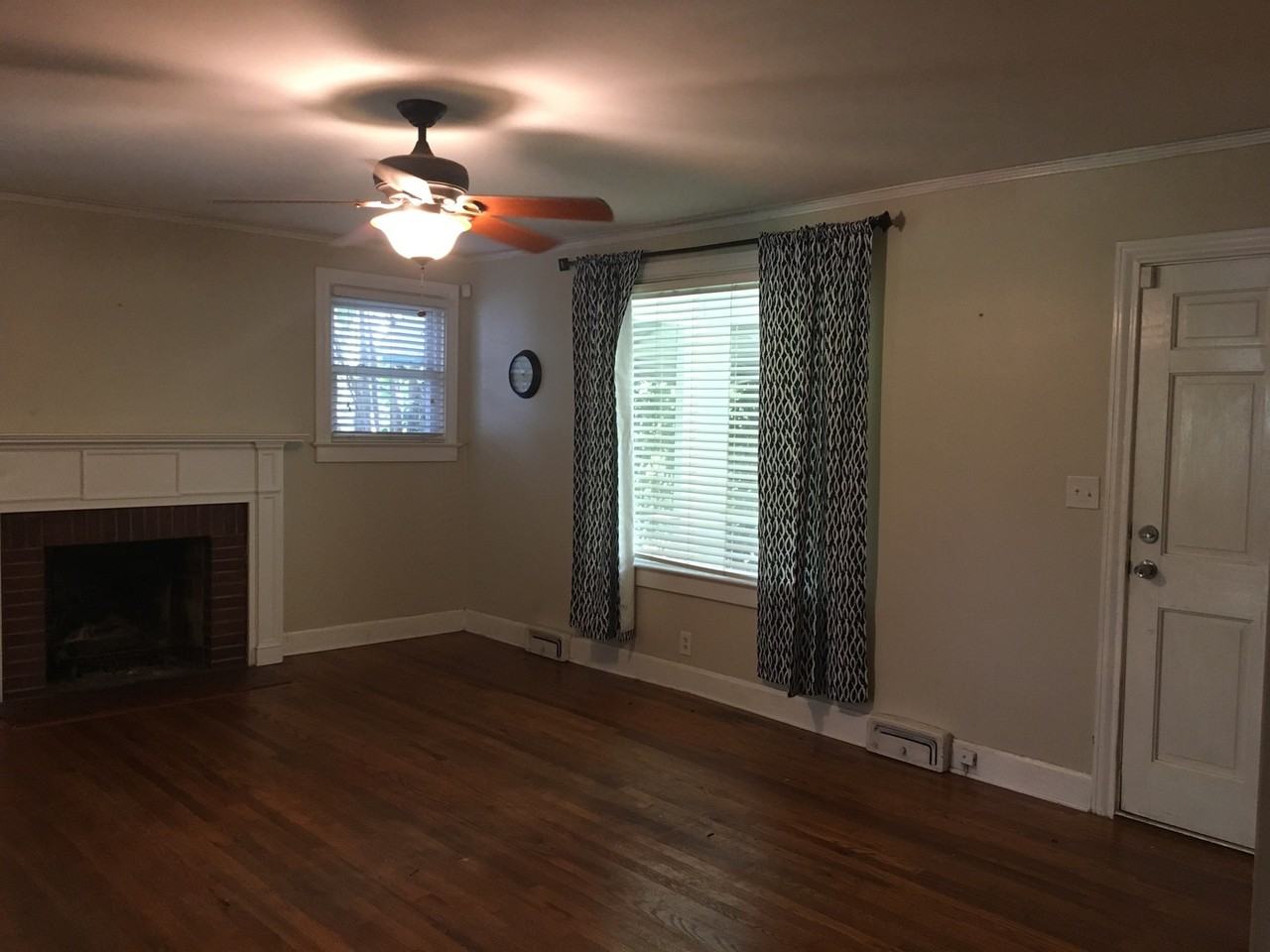 522 Grove Rd - Photo 2 of 11