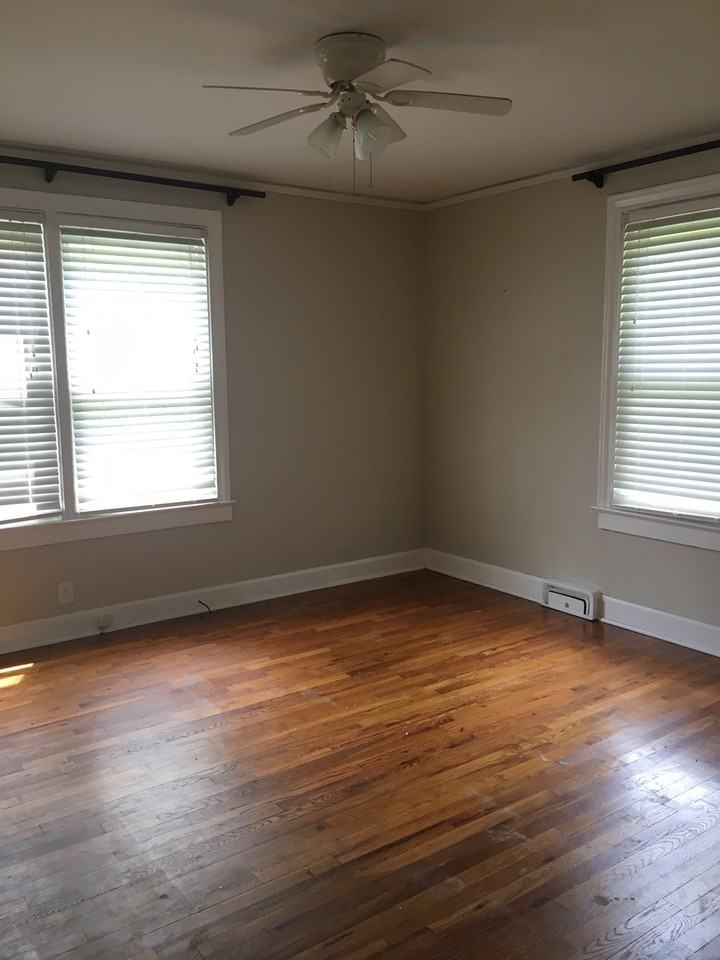 522 Grove Rd - Photo 3 of 11